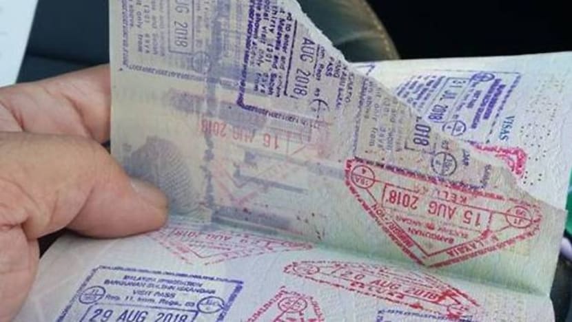 M'sia siasat pegawai imigresen yang didakwa koyakkan pasport lelaki S'pura