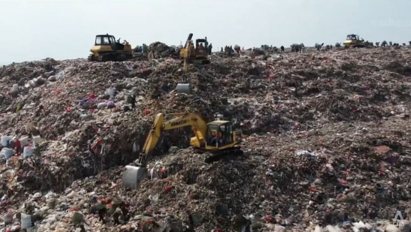 Indonesia moves to tackle issues of food waste and malnutrition among some children Indonesia moves to tackle issues of food waste and malnutrition among some children