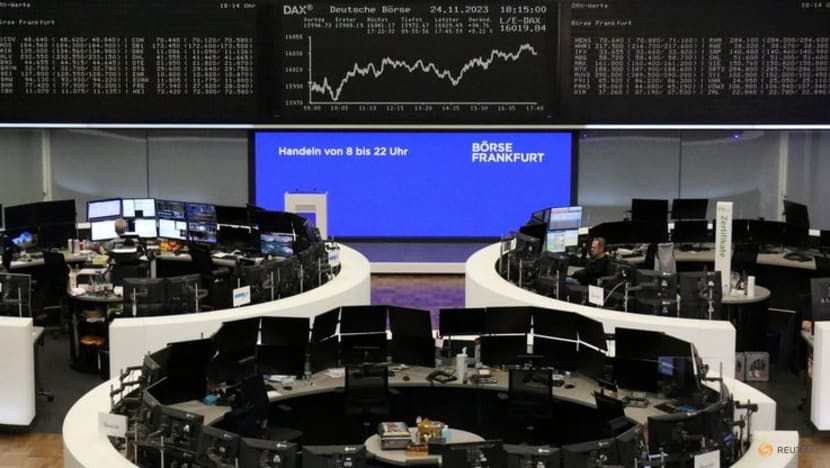 Global stock index falls with Treasury yields oil prices dip CNA