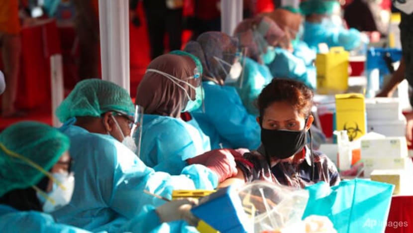 Malls shut, dining-in banned as Indonesia unveils broad emergency COVID-19 curbs in Java and Bali Malls shut, dining-in banned as Indonesia unveils broad emergency COVID-19 curbs in Java and Bali