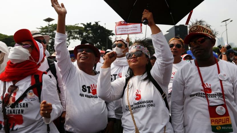 Indonesian doctors, nurses protest proposed changes to healthcare laws