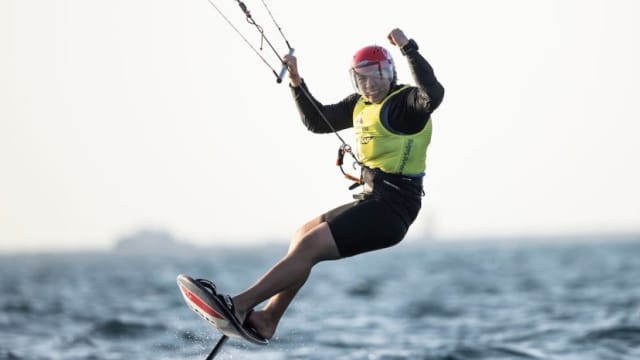 墨士廉在男子水翼风筝板项目 为我国夺下首面金牌