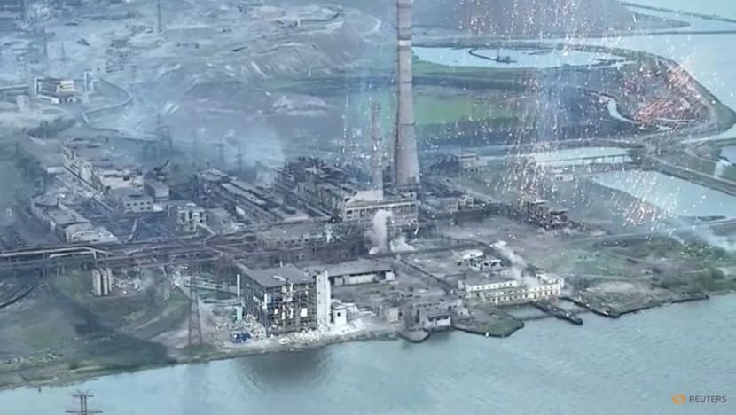 Burning munitions cascade down on Ukrainian steel plant: Video Burning munitions cascade down on Ukrainian steel plant: Video
