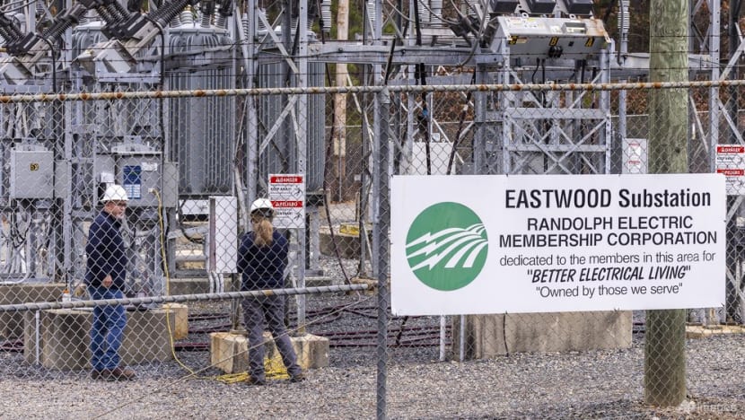 Fears of extremist campaign after attack on US power substations Fears of extremist campaign after attack on US power substations