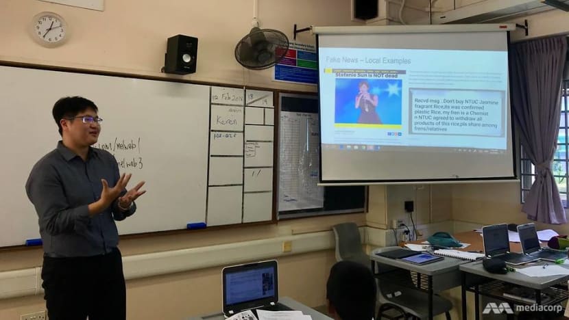 Thriving rather than surviving: Teaching students how to spot fake news Thriving rather than surviving: Teaching students how to spot fake news