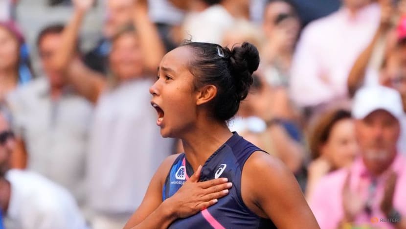 Tennis:
Fearless Fernandez holds nerve to reach US
Open semi-finals Tennis:
Fearless Fernandez holds nerve to reach US
Open semi-finals