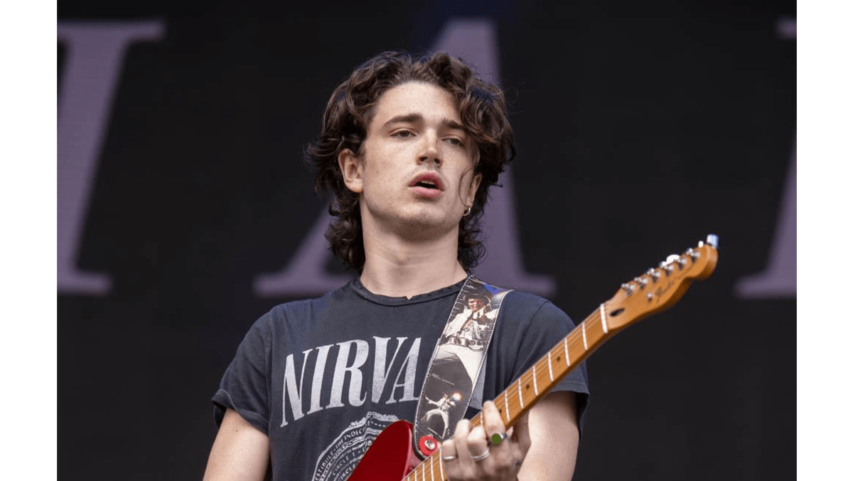 Inhaler's Elijah Hewson doesn't ask dad Bono for music advice 8days