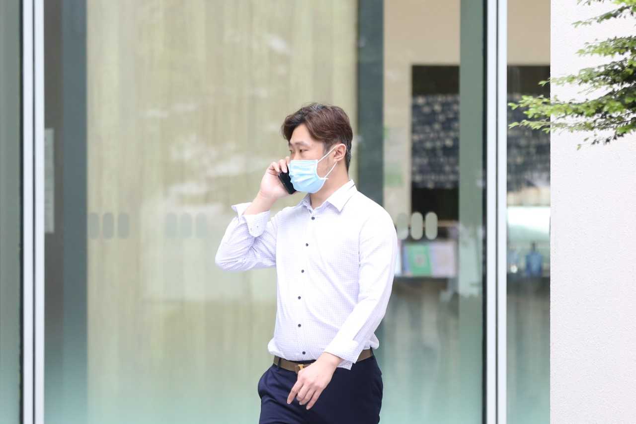 Zac Leow Zhi Xiang arriving at the State Courts on March 24, 2022. Zac Leow Zhi Xiang arriving at the State Courts on March 24, 2022.