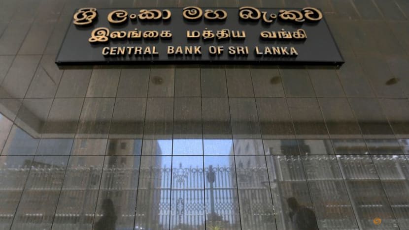 Sri Lanka cenbank to hold rates as global commodity prices soften
