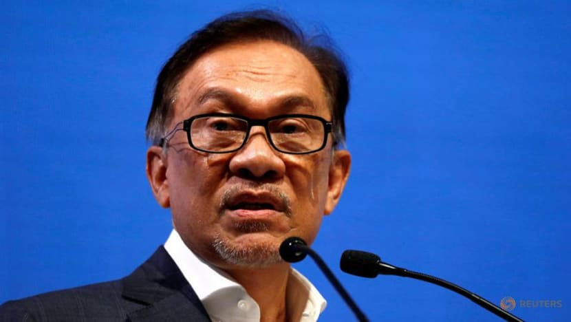 Anwar says wouldn't mind Malaysian PM Mahathir being in his Cabinet when he takes over Anwar says wouldn't mind Malaysian PM Mahathir being in his Cabinet when he takes over