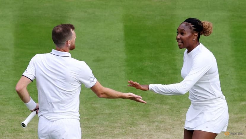 Lure of Wimbledon grass courts too much for Venus to resist Lure of Wimbledon grass courts too much for Venus to resist