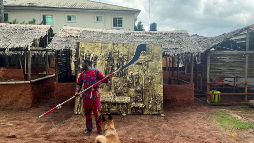 Nigerians offer artworks to British Museum in new take on looted bronzes Nigerians offer artworks to British Museum in new take on looted bronzes