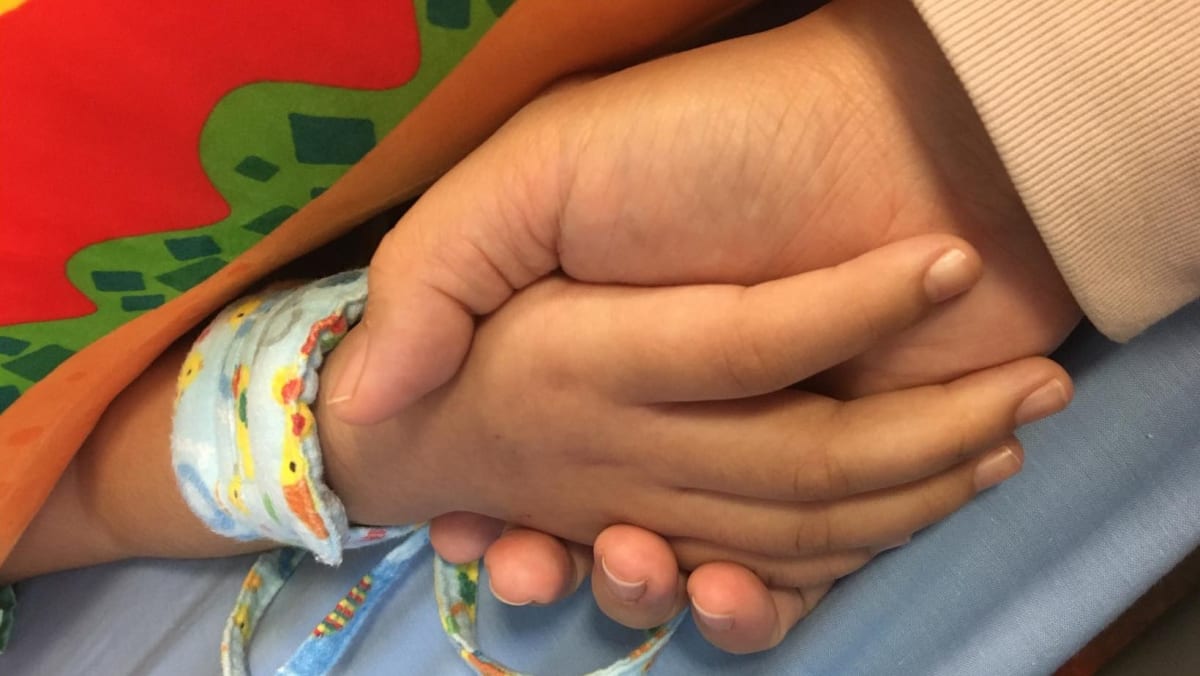 Ibu dari anak laki-laki di ICU dengan sindrom peradangan langka setelah COVID-19 memperingatkan orang tua tentang gejala yang harus diwaspadai