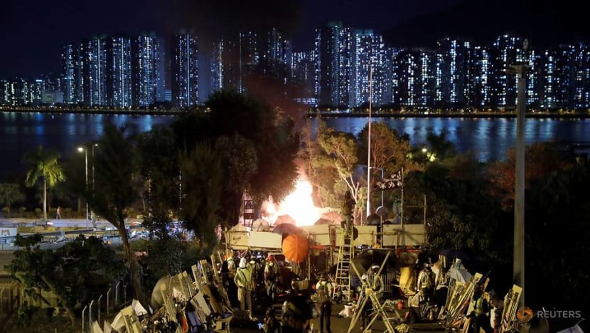 Highway blockade reveals splits in Hong Kong protest movement Highway blockade reveals splits in Hong Kong protest movement