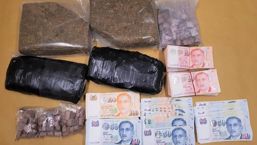 CNB arrests 7, seizes drugs worth more than S$250,000 CNB arrests 7, seizes drugs worth more than S$250,000