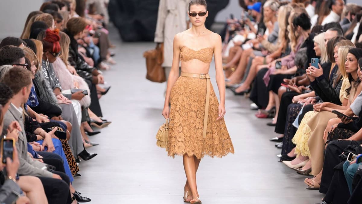 Bold looks among boulders at Michael Kors’ New York Fashion Week show Bold looks among boulders at Michael Kors’ New York Fashion Week show