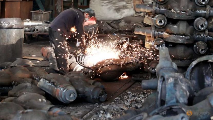Asian factories show mixed performance as pandemic's pain lingers Asian factories show mixed performance as pandemic's pain lingers