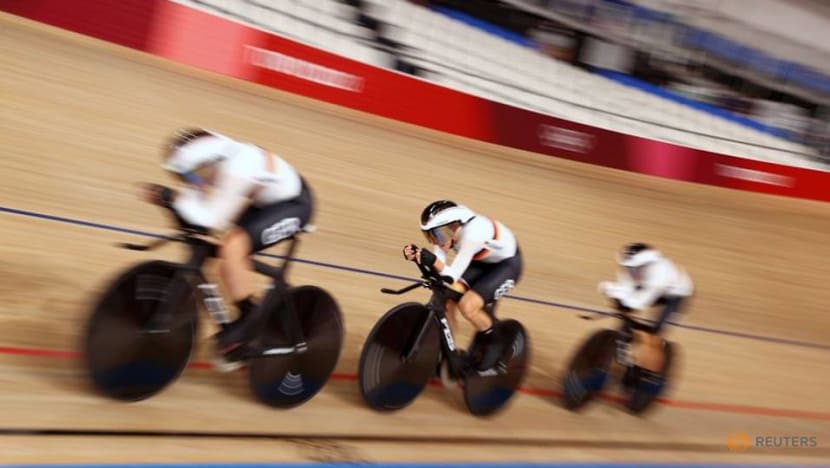 Olympics-Cycling-Germany smash team pursuit world record Olympics-Cycling-Germany smash team pursuit world record