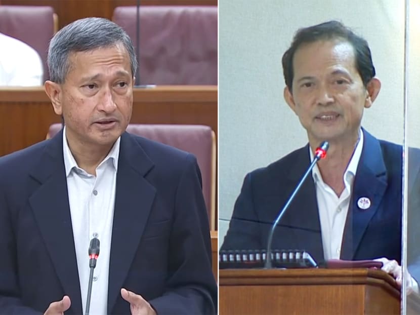 Mr Leong Mun Wai (right) said that he has accepted an apology from Dr Vivian Balakrishnan (left).