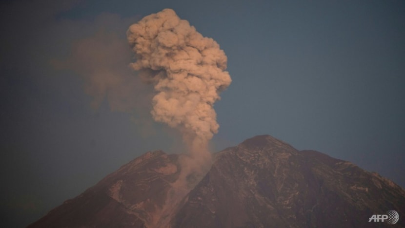 Singaporeans should defer non-essential travel to affected areas in Indonesia after Mt Semeru eruption: MFA Singaporeans should defer non-essential travel to affected areas in Indonesia after Mt Semeru eruption: MFA