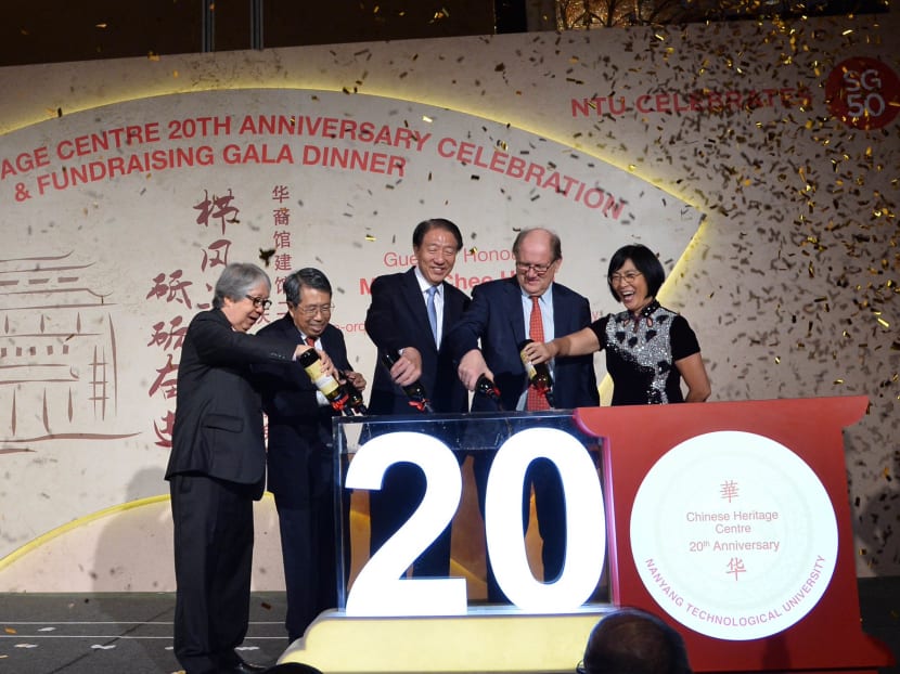 Deputy Prime Minister Teo Chee Hean (centre) at the 20th anniversary celebrations of the Chinese Heritage Centre on Nov 28, 2015. Photo: pmo.gov.sg