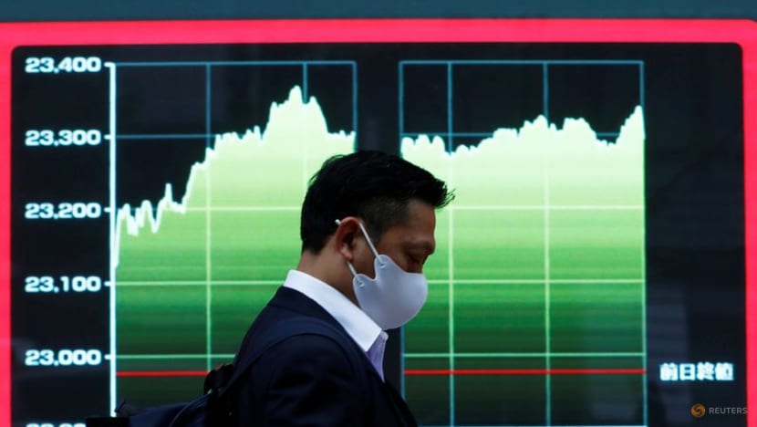 Asian shares advance on earnings optimism, yen slips to 4-year low Asian shares advance on earnings optimism, yen slips to 4-year low