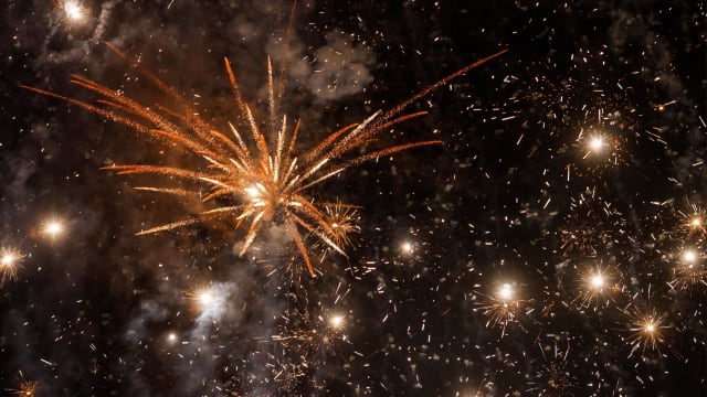 【图集】绚丽烟火点亮夜空 东南亚喜迎新一年 