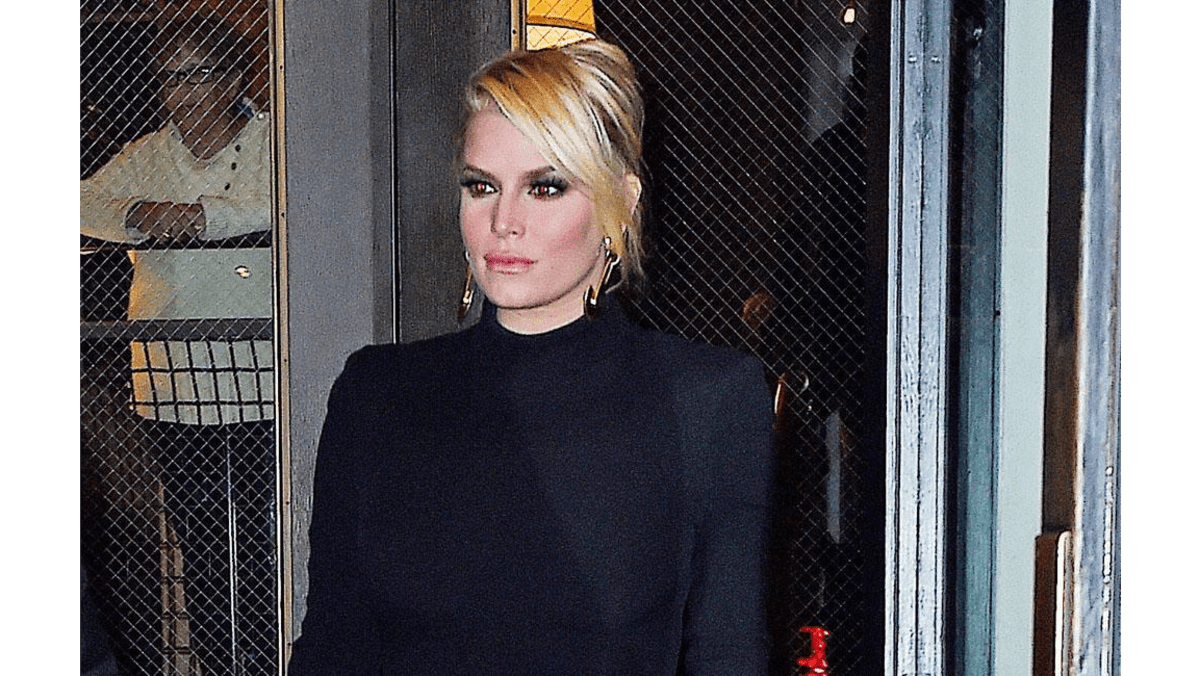 Jessica Simpson confronted abuser 8 Days