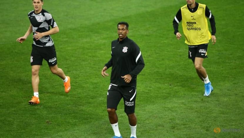 Soccer: Reflex strike from Jo helps Corinthians to 2-1 victory Soccer: Reflex strike from Jo helps Corinthians to 2-1 victory