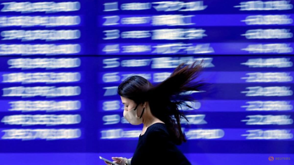 Asia stocks turn lower, gold jumps as oil slips - Vimarsana News
