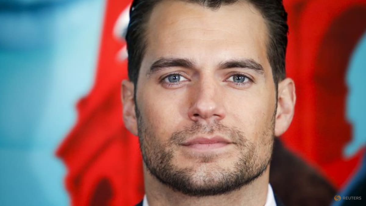 henry-cavill-and-the-witcher-cast-mates-attend-season-2-premiere
