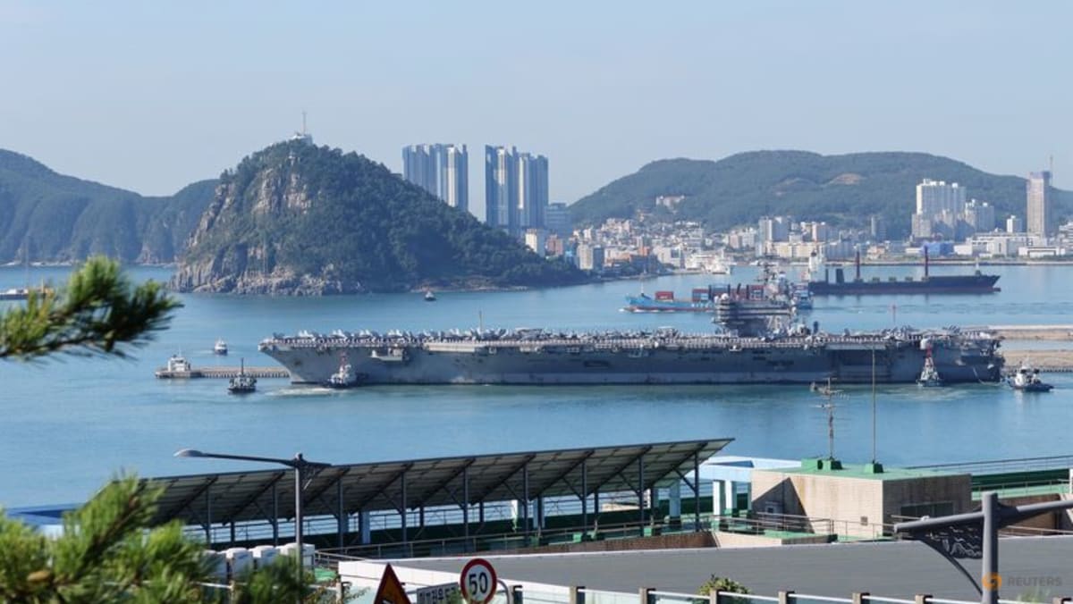 us-aircraft-carrier-arrives-in-south-korea-as-warning-to-north