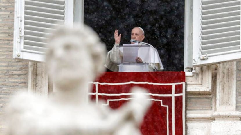 Pope voices 'solidarity with people of Myanmar' Pope voices 'solidarity with people of Myanmar'