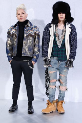 G Dragon Robe Top 10 Outfits of G-Dragon - 8days