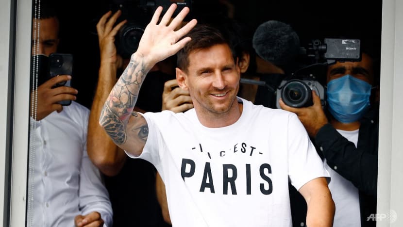Football: Messi arrives in France to join PSG from Barcelona Football: Messi arrives in France to join PSG from Barcelona