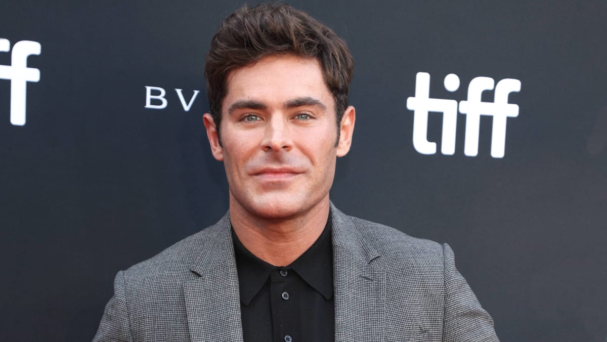 Zac Efron Says He "Almost Died" After Shattering His Jaw In 2013 8days