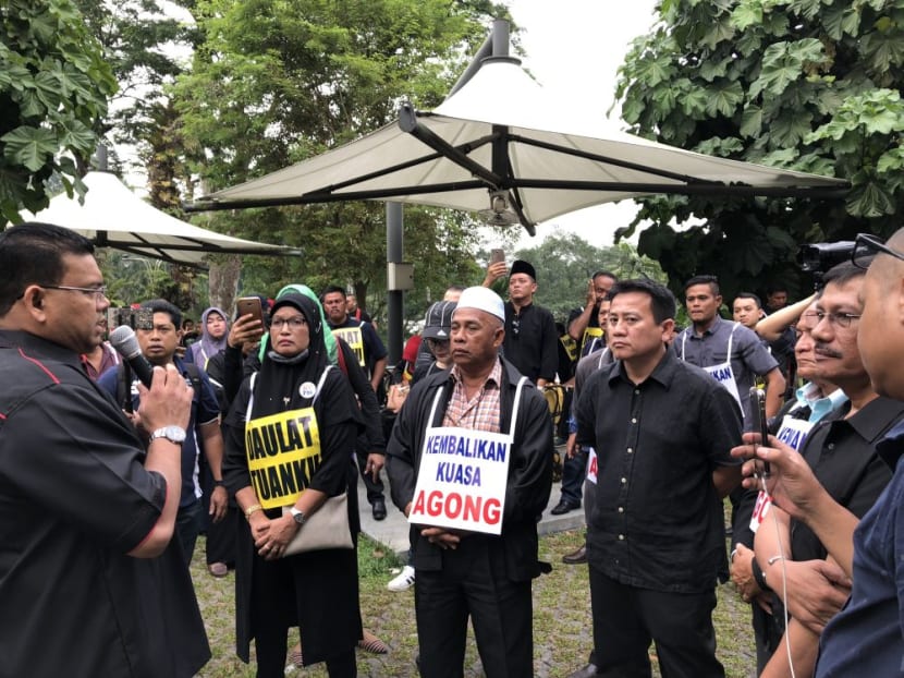 KL protesters abandon anti-'Christian' DAP march to Parliament after cops block path KL protesters abandon anti-'Christian' DAP march to Parliament after cops block path