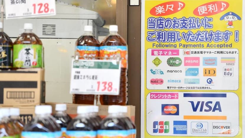 In high-tech Japan, cash is still king In high-tech Japan, cash is still king