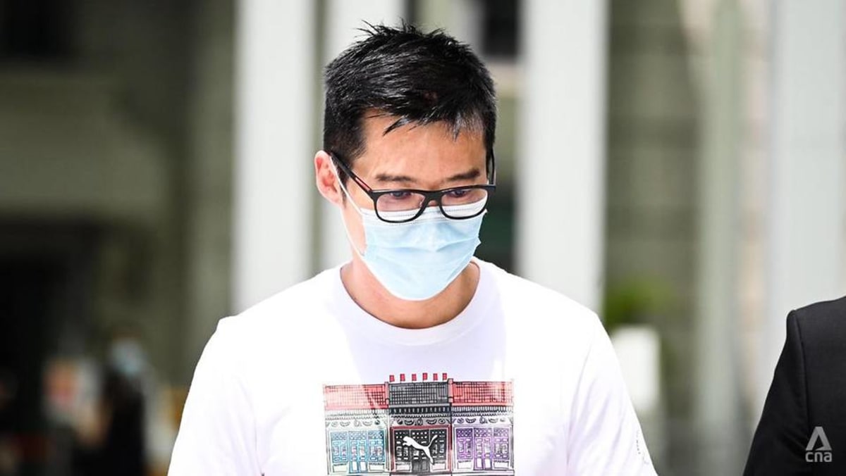 COVID-19: Mantan editor majalah didenda karena menghadiri pesta ulang tahun 13 orang di unit kondominium Terence Cao