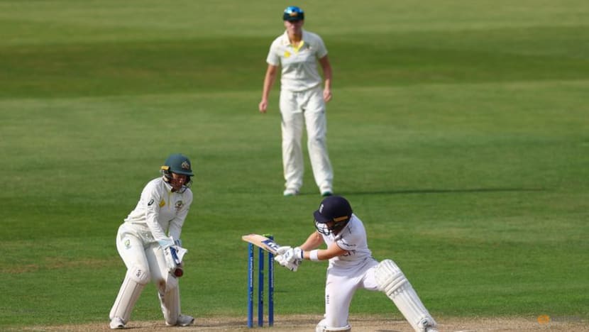 Australia inch towards Ashes test win with England 116-5 chasing 268