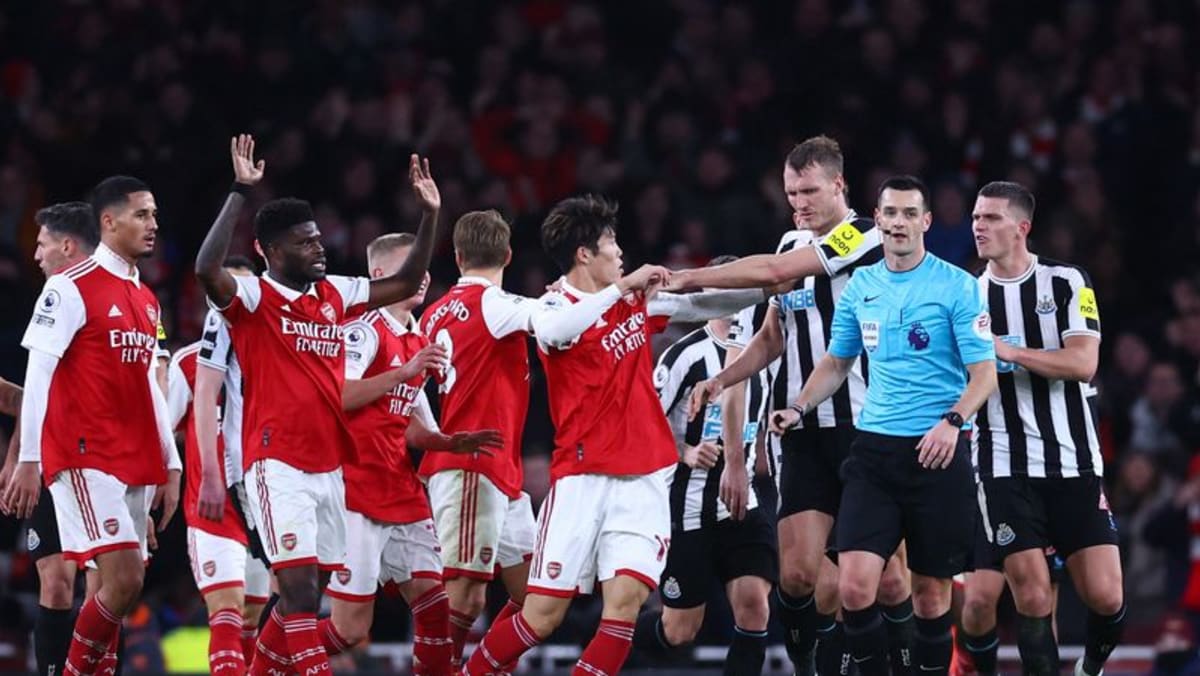 Pemimpin Arsenal dipegang Newcastle, Man United kembali menang