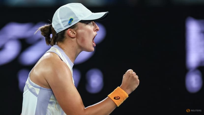 Swiatek into third round indoors as rain stops play outside Swiatek into third round indoors as rain stops play outside