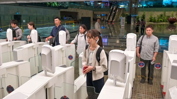 All foreigners arriving in Singapore can now use automated lanes at Changi Airport without prior enrolment