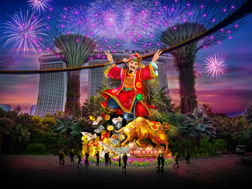 Scattered throughout the outdoor gardens are 24 giant lanterns that include a peacock, the 12 animal zodiacs and the ever-popular God of Fortune. Scattered throughout the outdoor gardens are 24 giant lanterns that include a peacock, the 12 animal zodiacs and the ever-popular God of Fortune.
