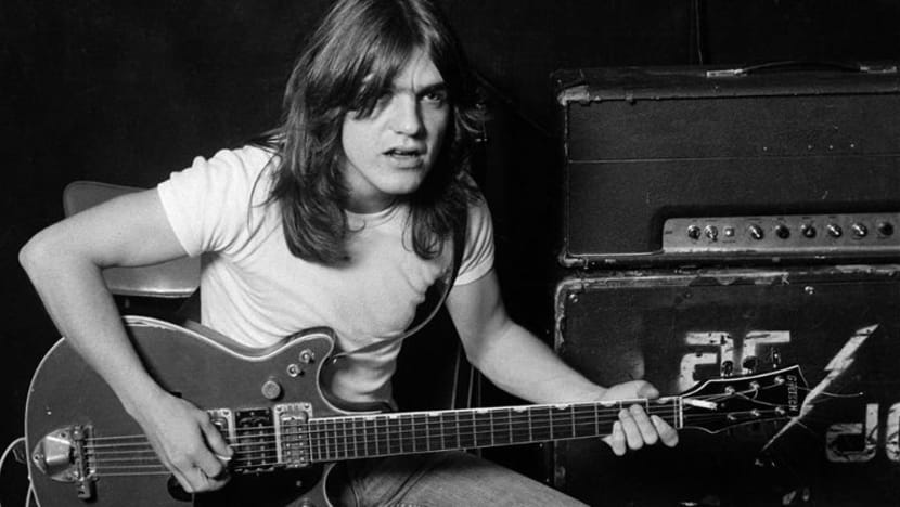 Pemain gitar, pengasas AC/DC, Malcolm Young meninggal dunia