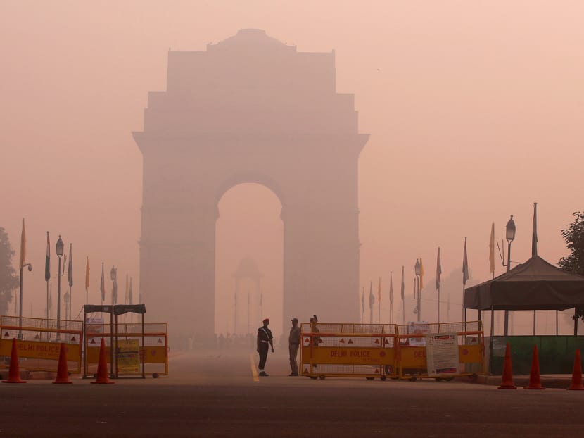 Guards at the India Gate amid heavy smog in New Delhi last October. The city’s Centre for Science and Environment found the Badarpur coal plant to be one of the country’s most polluting in 2015. Photo: Reuters