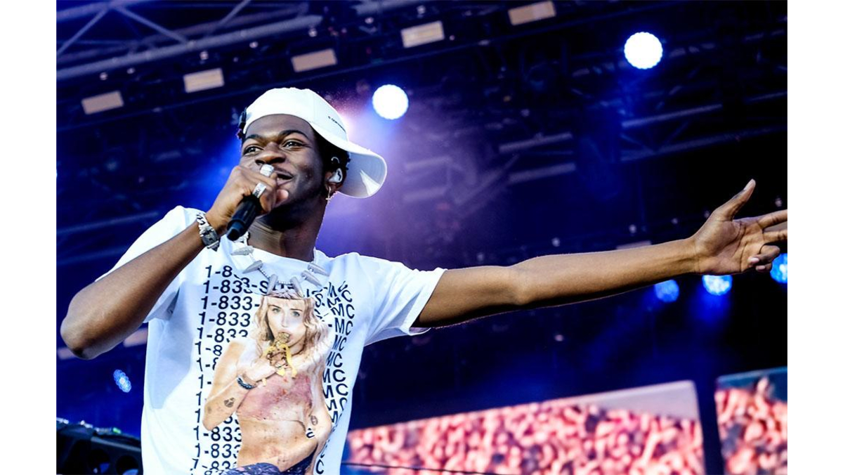 Lil Nas X is taking 'time off' 8days(00)