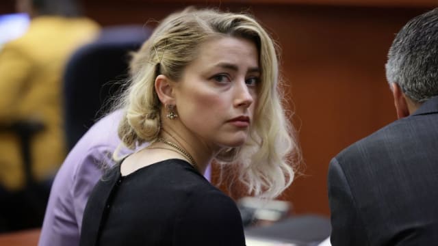 控诉陪审员身份不符　Amber Heard要求重审遭驳回