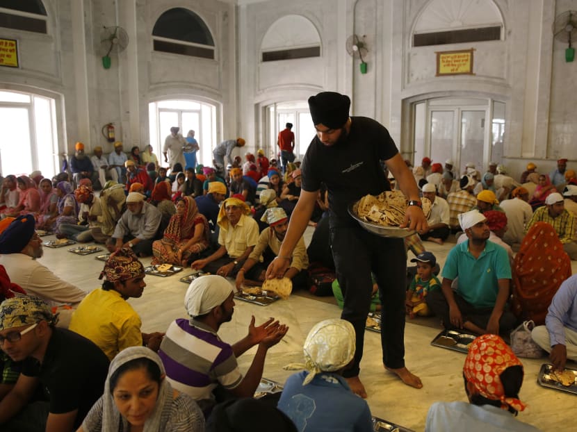 Free meal for thousands in New Delhi example of Sikh service