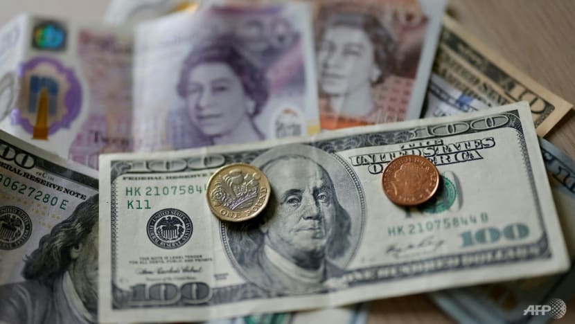 The consequences of the euro's fall to dollar parity